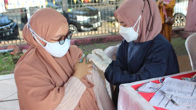 Wilmar bersama dengan Polda Banten menyelenggarakan vaksinasi Covid-19 dengan target 2.000 peserta