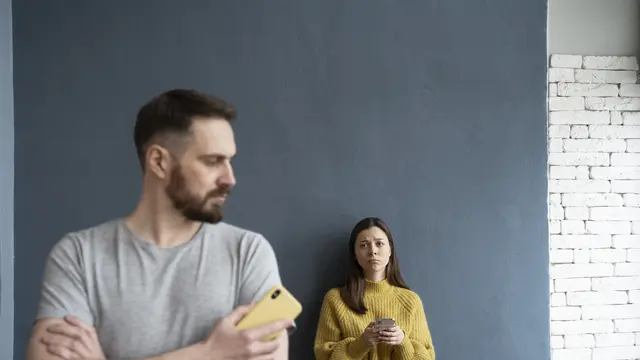 Ilustrasi pasangan kekasih, marah, silent treatment