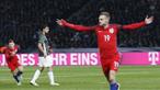 Video highlights pertandingan persahabatan antara Jerman melawan Inggris di Olympiastadion, Berlin, Sabtu (26/3/2016) atau Minggu dini hari WIB. Jamie Vardy berhasil mencetak gol indah ke gawang Manuel Neuer pada menit ke-74. Inggris berhasil menang ...