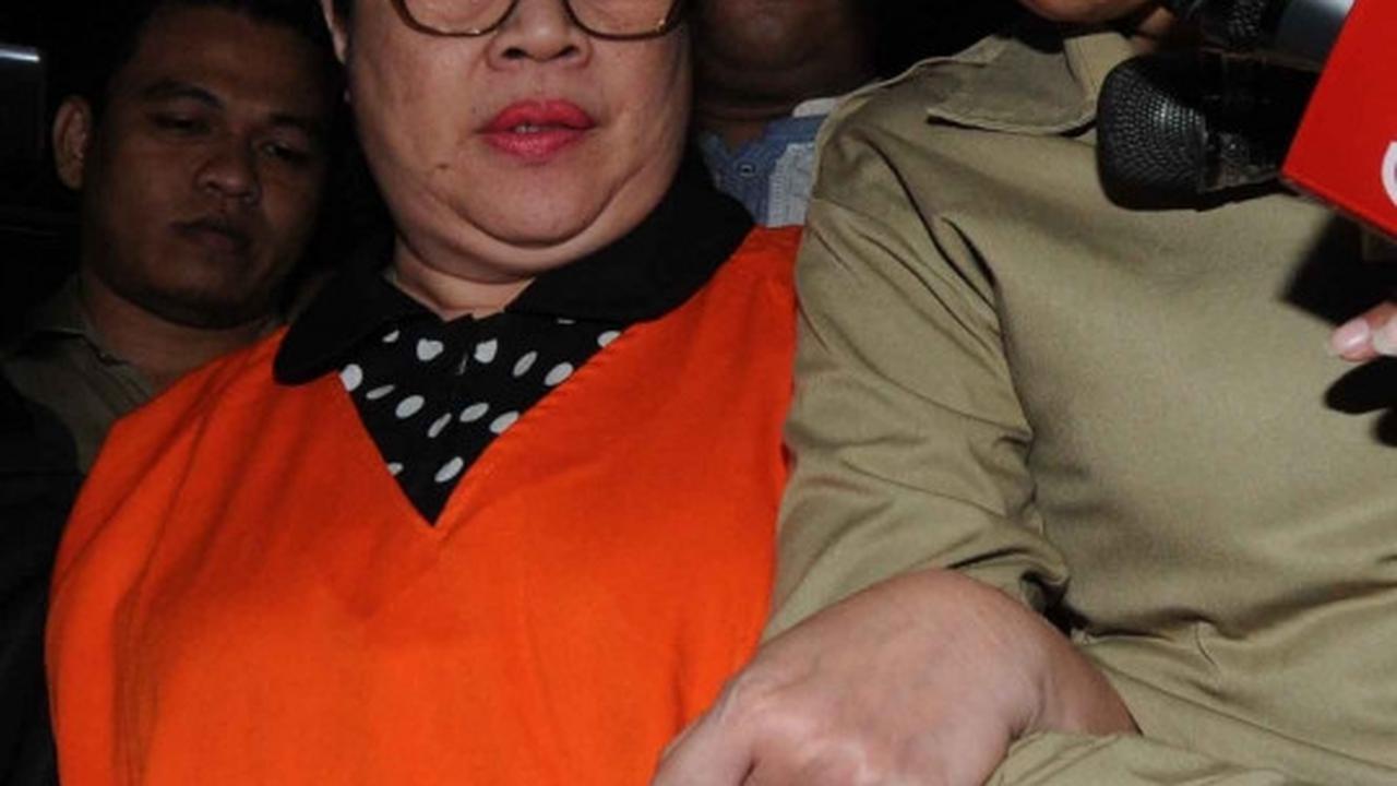 Wajah sedih Dewie Yasin Limpo berompi tahanan KPK