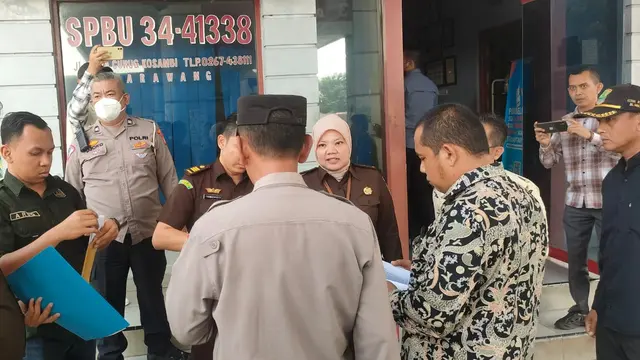 Kejaksaan Negeri Cimahi dan tim Kejaksaan Agung mengeksekusi sederet aset yang disita dari mantan Ketua DPRD Jabar Irfan Suryanagara. (Foto: Liputan6.com/Kejari Cimahi)