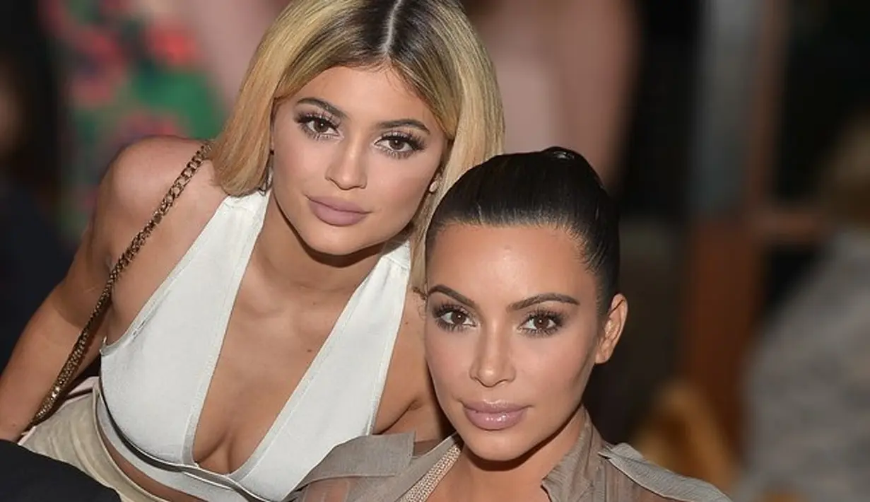 Kini, ia pun mendapat keponakan baru dari Kylie Jenner. Tentu saja hal itu akan menambah keramaian keluarga Kardashian-Jenner. (Glamour)