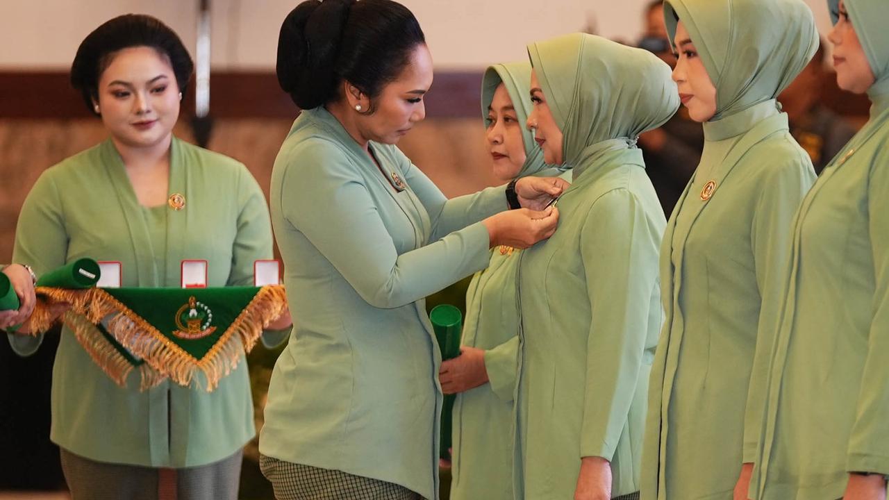FOTO: Kebersamaan Kasad Bersama Istri Prajurit TNI AD