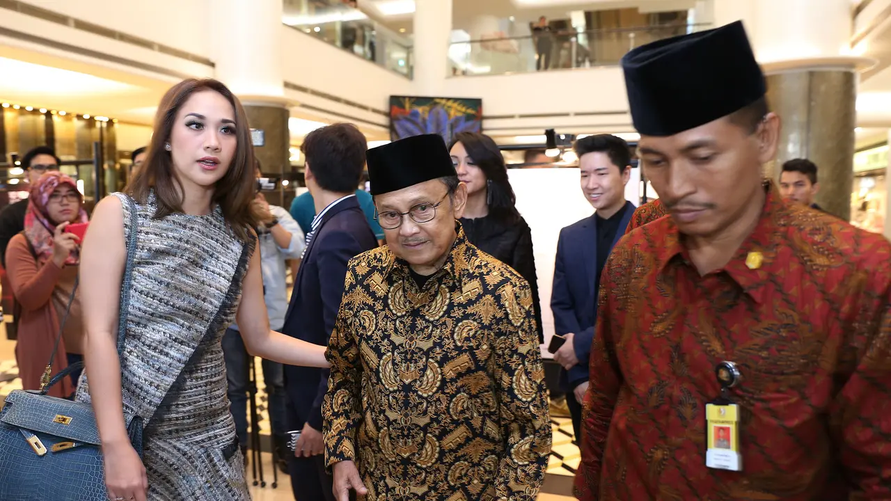 [Bintang] Bunga Citra Lestari dan B.J Habibie