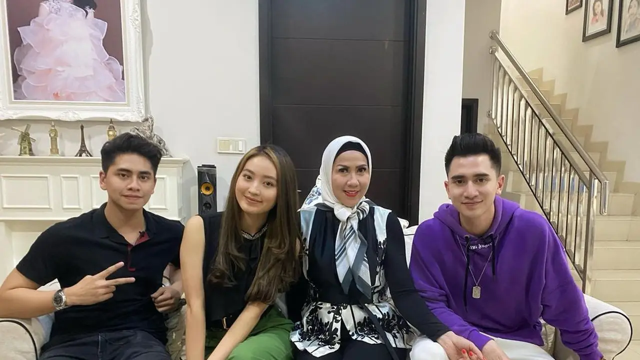 6 Momen Temu Kangen Natasha Wilona dan Venna Melinda, Tetap Berhubungan Baik
