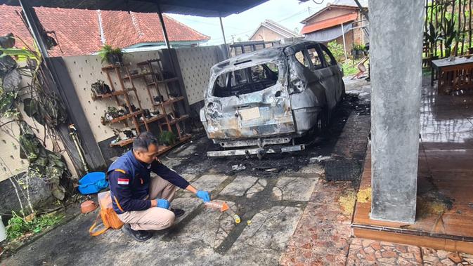 Cemburu Buta Picu Suami Bakar Rumah Istri Siri Usai Kepergok Selingkuh