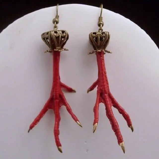 7 Potret Anting Nyeleneh Bertema Hewan Ini Antimainstream