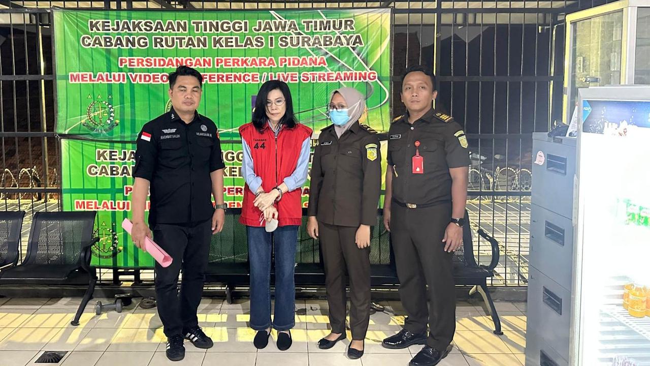 Pakai Rompi Tahanan, Ini Penampakan Ibu Ronald Tannur