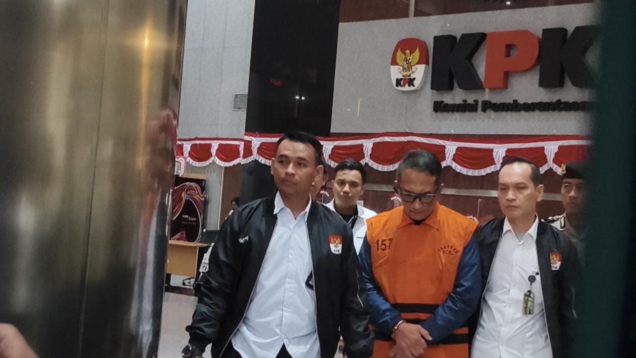 Penampakan Kepala Bea Cukai Kediri Saat Ditahan KPK