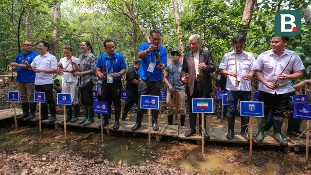 Penanaman Bakau "Kick-off Dribbling Towards Sustainbility FIBA Basketball World Cup 2023"