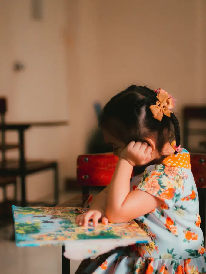 anak sedih