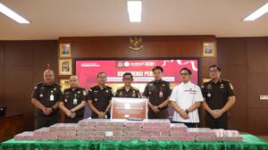 Kejari Tangsel Setor Rp14,2 Miliar Hasil Kasus Pinjol ke Kas Negara