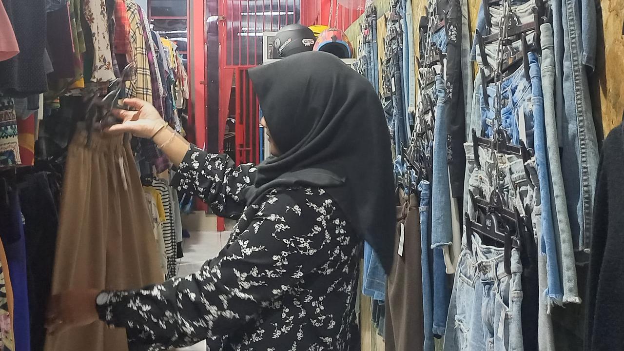 Pembeli barang Thrifting