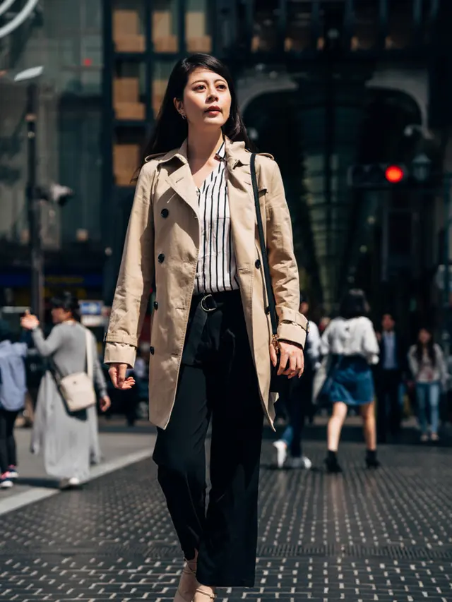 5 Inspirasi Fashion ke Kantor Ini Bisa Jadi Pilihan Buat yang Malas Ribet