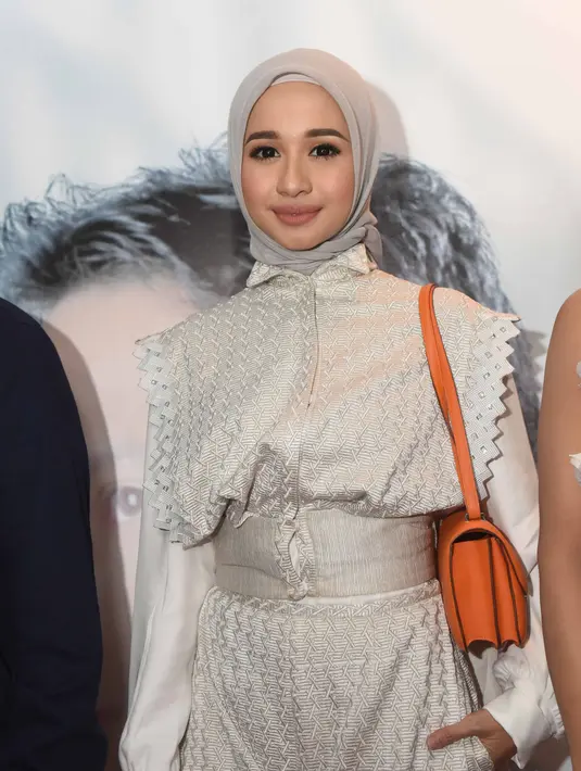 Menurut Bella, pernikahan merupakan salah satu kebahagiaan yang harus dibagikan ke banyak orang. Untuk itu melalui teman-teman media yang diundangnya nanti, Bella berharap kabar bahagianya bisa dirasakan siapapun. (Nurwahyunan/Bintang.com)