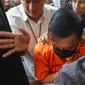 Tersangka kasus dugaan tindak pidana pencucian uang PT Asabri-Krakatau Steel, Don Ritto, tiba di Gedung Bundar Jampidsus, Kejaksaan Agung, Jakarta, Jumat (17/7/2026). (KLY/Arie Basuki)