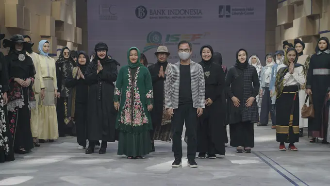 Desainer Fashion IKRA