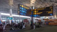 Lalu lintas penumpang dan penerbangan di Bandara Internasional Soekarno Hatta pada hari ini, 22 Desember 2023, memasuki puncak musim liburan Natal dan Tahun Baru 2023/2024.