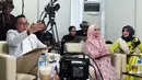 Antusias tinggi terlihat dari wajah para peserta yang mengikuti audisi saat itu. Sejak booth dibuka, puluhan wanita berhijab rela mengantri untuk mengikuti serangkaian tes di audisi Puteri Muslimah 2017. (Deki Prayoga/Bintang.com)
