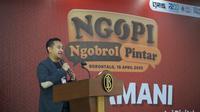 Riza Tegar Prisandi, AVP of Mitra Sales &amp; Customer Satisfaction Mitra Bukalapak saat menyampaikan sambutannya dalam program NGOPI di Gorontalo. (Foto: Bukalapak).
