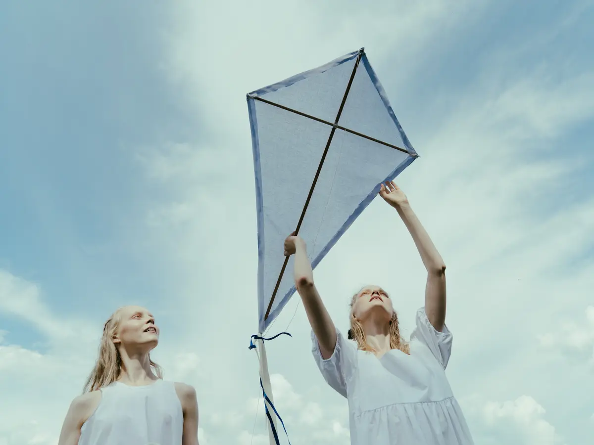 Bikin Penasaran, Cek Arti Mimpi Layangan Putus Yang Perlu Diketahui -  Lifestyle Fimela.com