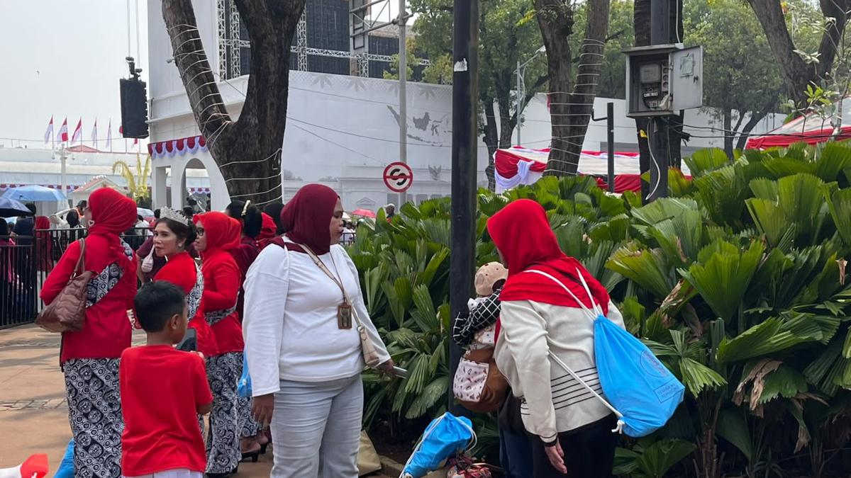 Cerita Warga Antre Sejak Subuh Demi Saksikan Upacara HUT RI di Istana
