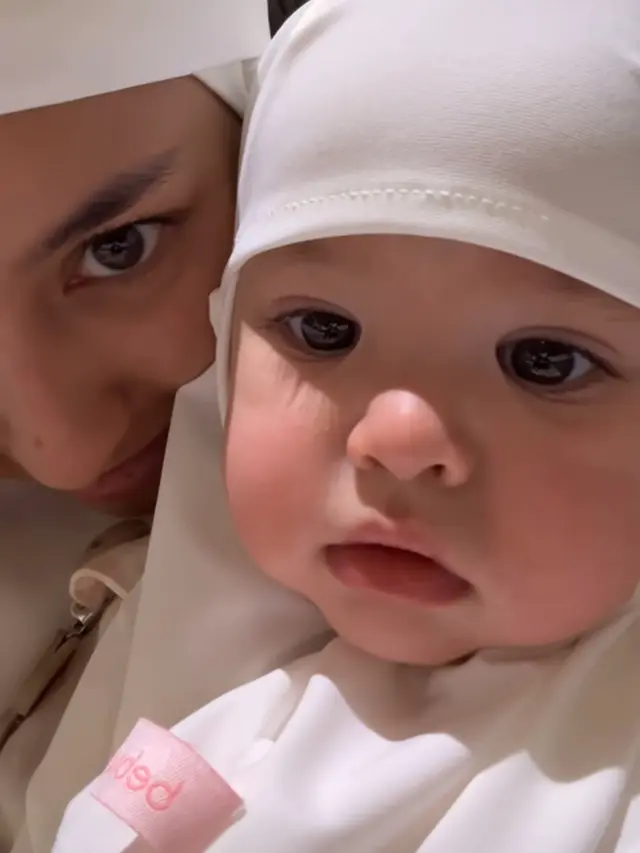 Jennifer Coppen dan Kamari Sky