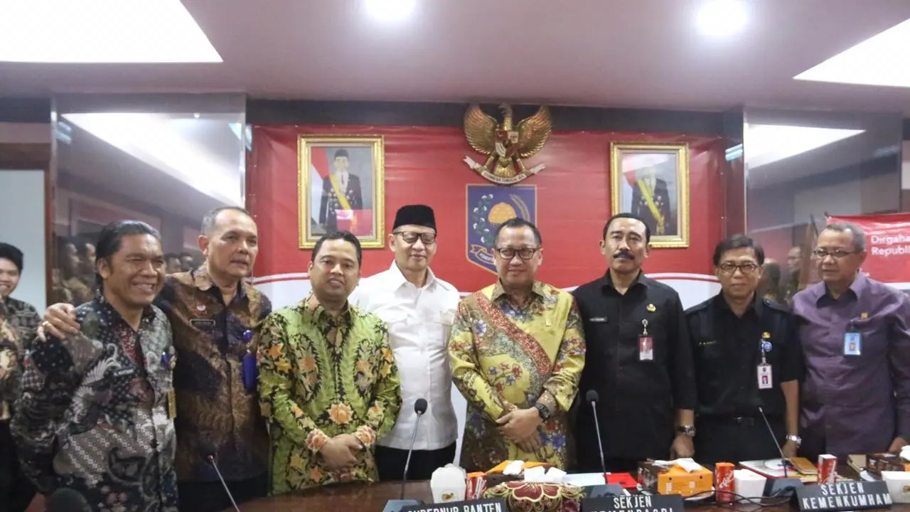 Kemendagri menfasilitasi pertemuan Wali Kota Tangerang Arief Wismansyah dan pihak Kemenkumham, Kamis (18/7/2019) (foto: dokumentasi Humas Kemendagri).