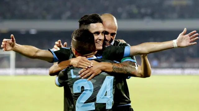 napoli-seleb-130916c.jpg
