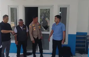 Ngamuk Bawa Golok, Pria Rusak Dapur MBG di Sukabumi