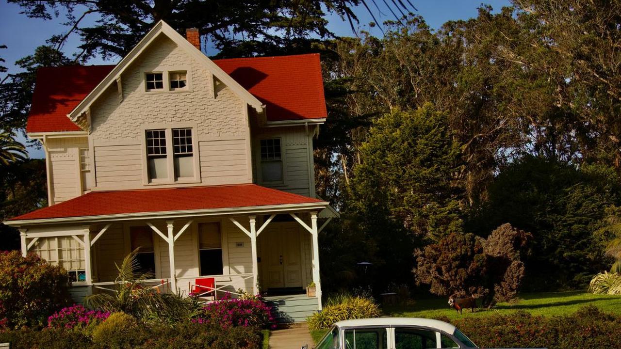 Inspirasi Hunian Anti Mainstream, Intip 5 Model Rumah American Classic dengan Dekorasi Simpel dan Nyaman Terbaru