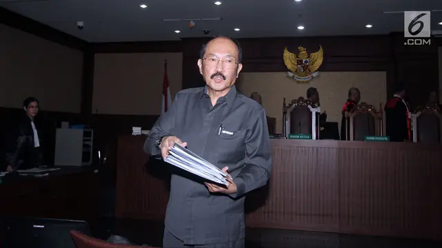 Luapan Ekspresi Fredrich Yunadi Usai Didakwa Halangi Penyidikan Kasus Setya Novanto