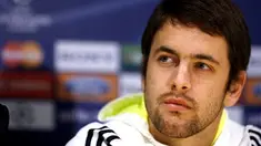Chelsea's midfielder Joe Cole gives a press conference before training at Stamford Bridge in London, on March 4, 2008., on the eve of their UEFA Champions League first knock-out round, 2nd leg match against Olympiakos. AFP PHOTO / GLYN KIRK