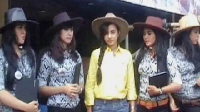 Lapak Hewan Kurban Kini Gunakan Pramuniaga Cantik