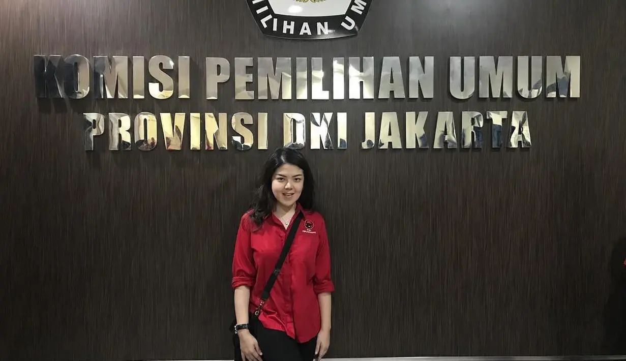 18 Artis Cantik Terjun Politik