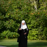 Biarawati asal Perancis yang berusia 116 tahun dinyatakan sembuh dari Corona. Ini kisahnya.  | ilustrasi: pexels.com/@mathieu-acker-1282499