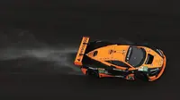 Mobil McLaren milik tim United Autosports yang salah satunya dikendarai pembalap Indonesia Sean Gelael saat mengikuti Lone Star Le Mans 2025 di COTA, Amerika Serikat. (Dokumentasi Sean Gelael)