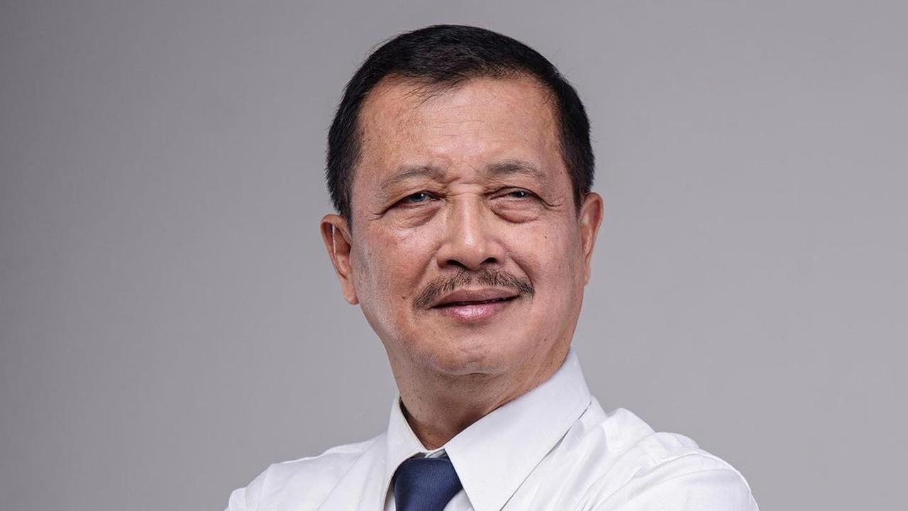 Komjen Pol Oegroseno