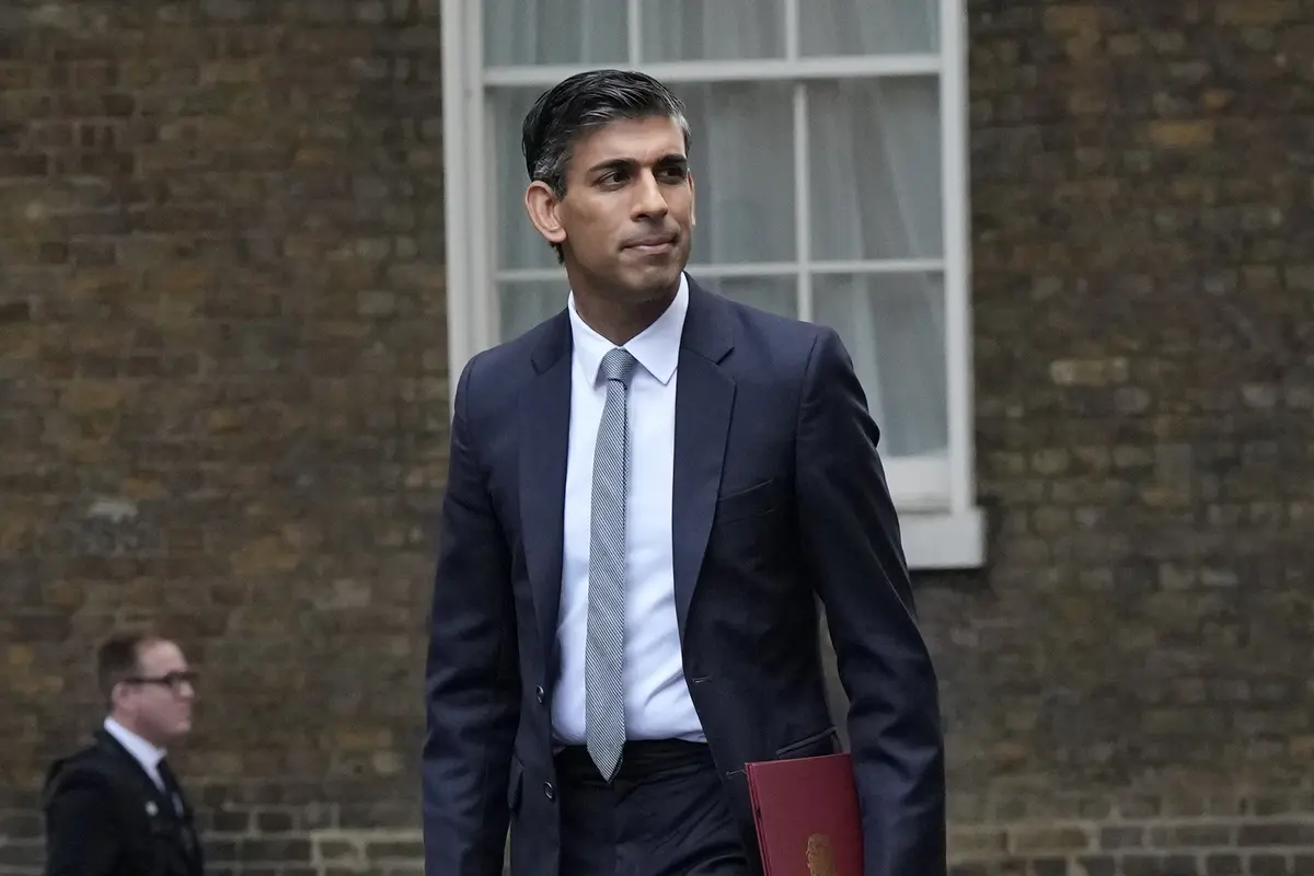 Gantikan Liz Truss, Rishi Sunak Resmi Jabat PM Inggris Termuda