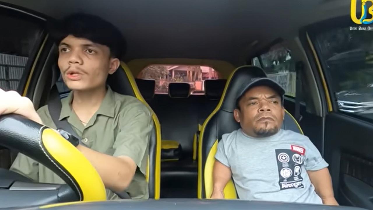 Ucok Baba kemudian meminta pendapat kepada salah satu anak laki-lakinya, Adam.<br>