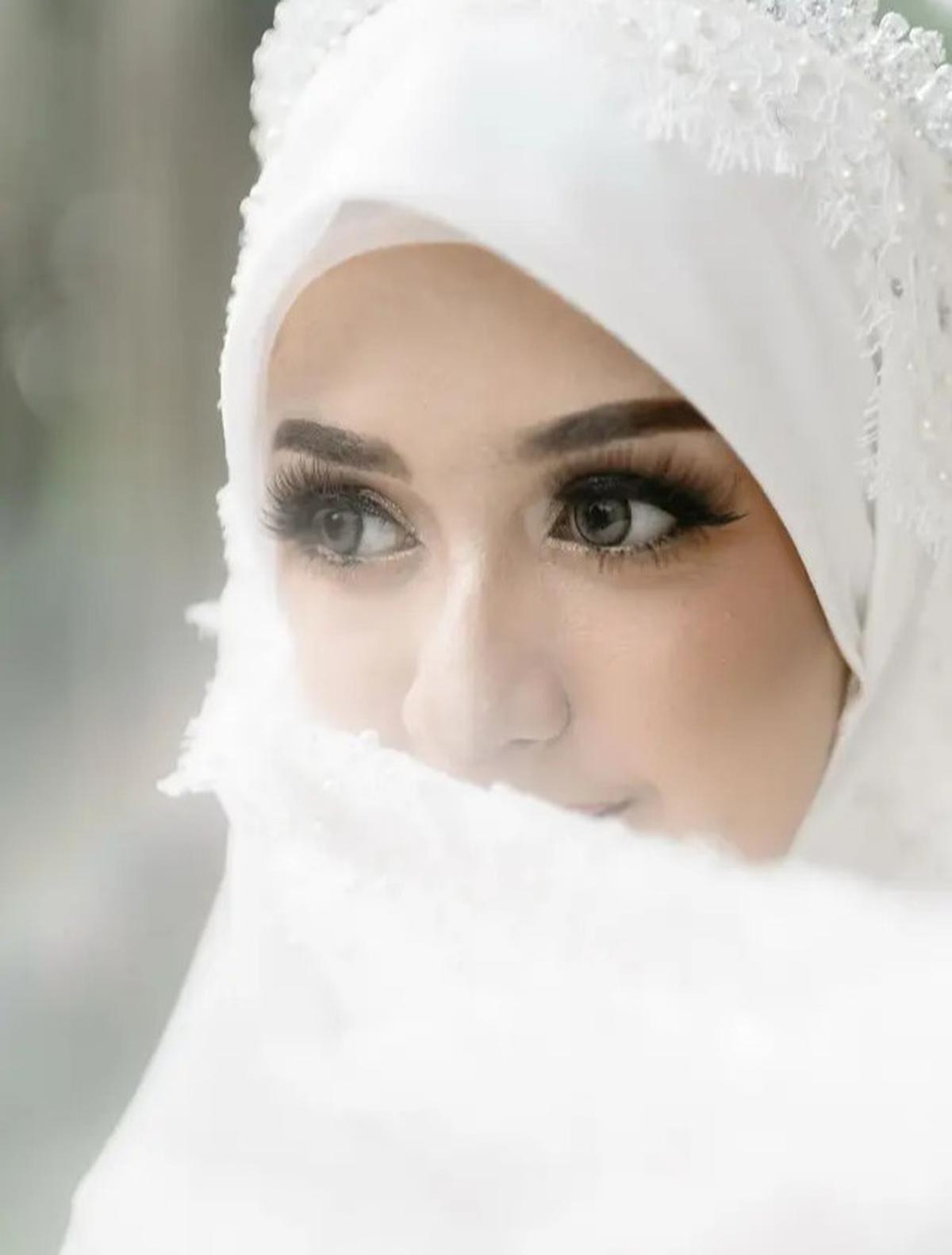 7 Gaya Alya Nabila Istri Gunawan Dwi Cahyo, Inspirasi Pengantin Muslimah 2025