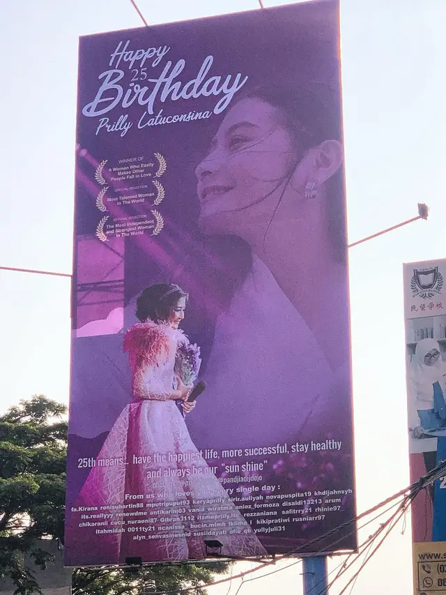 7 Momen Perayaan Ultah Prilly Latuconsina ke-25, Dapat Kejutan Billboard Raksasa