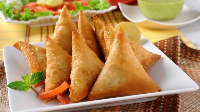 samosa daging kambing