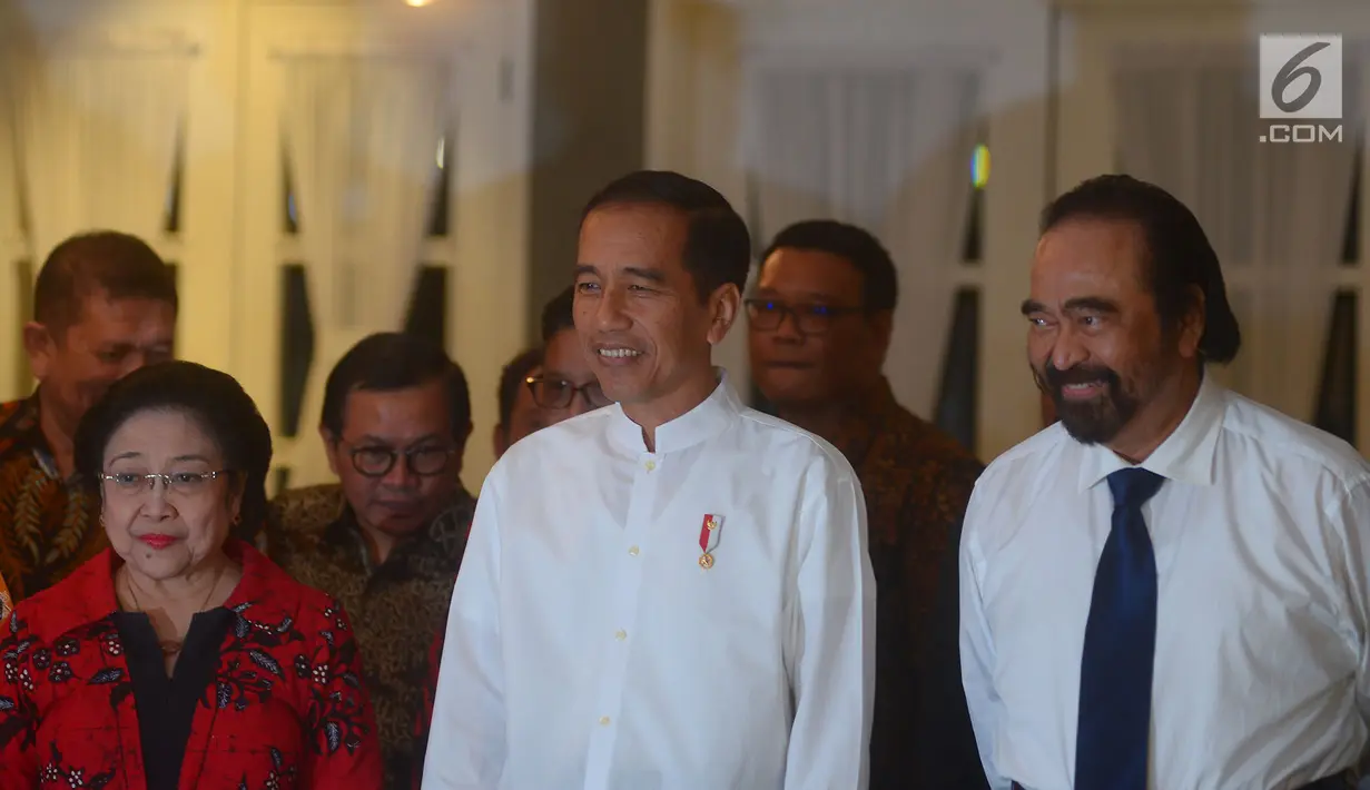 Presiden RI, Joko Widodo bersama Ketum PDIP Megawati Soekarno Putri dan Ketum Partai Nasdem Surya Paloh bersiap mendeklarasikan Calon Cawapres di Pilpres 2019, Jakarta, Kamis (9/8). Jokowi resmi menggandeng Ma'ruf Amin. (Merdeka.com/Imam Buhori)