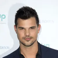 Pemeran Jacob di film Twilight, Taylor Lautner, baru saja bergabung dalam sosial media Instagram. Padahal sebelumnya, Taylor Lautner tidak memiliki akun instagram. (AFP/Bintang.com) 