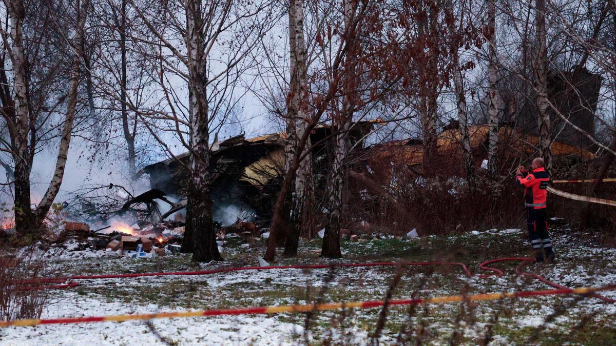 Pesawat Kargo Jatuh dan Tabrak Rumah di Lithuania, 1 Orang Tewas