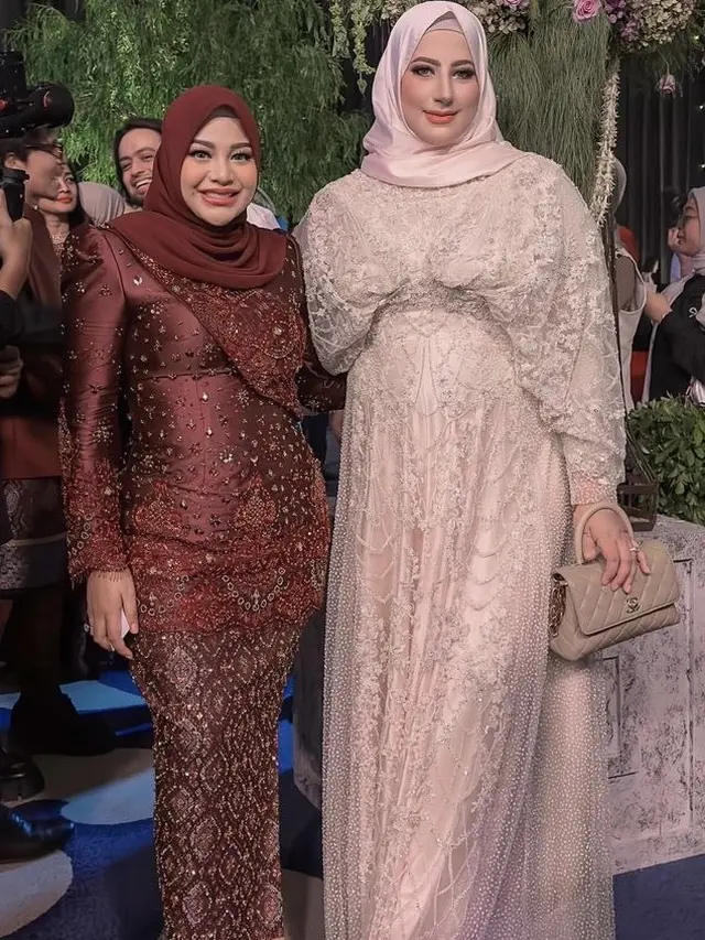 Tasyi  saat Hadir Pernikahan Aaliyah Massaid dan Thariq Halilintar. [@tasyiiathasyia]