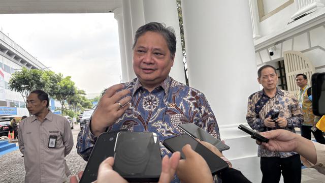 Menko Bidang Perekonomian Airlangga Hartarto saat ditemui usai menghadiri peningkatan literasi dan kesehatan finansial nasional bersama UNSGSA. (Foto: Liputan6.com/Tira Santia)
