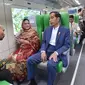 Presiden Jokowi didampingi Ibu Negara Iriana mencoba KA Minangkabau Ekspres, usai meresmikan di Bandara Minangkabau, Padang Pariaman, Sumbar, Senin (21/5) (Foto: Rahmat/Humas Setkab)