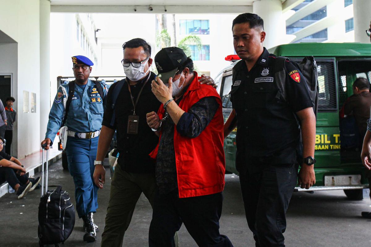Hakim tersangka suap vonis bebas Ronald Tannur diperiksa Kejagung